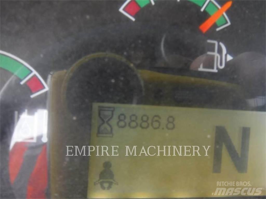 CAT 930M Kolové nakladače