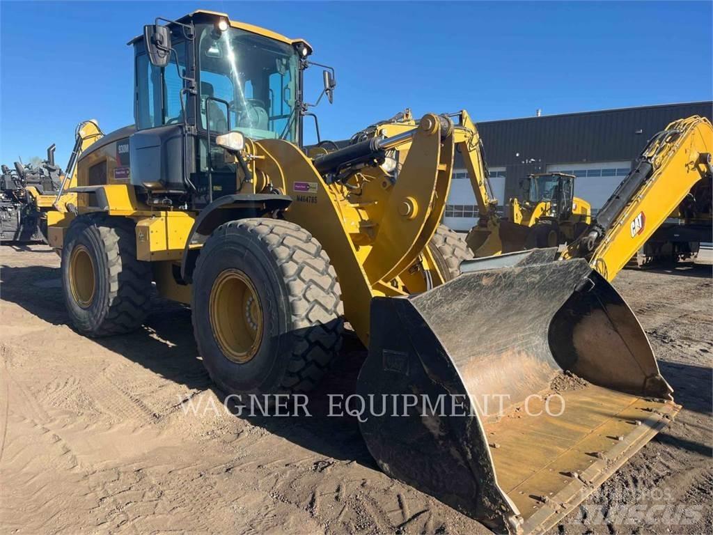 CAT 930M Kolové nakladače
