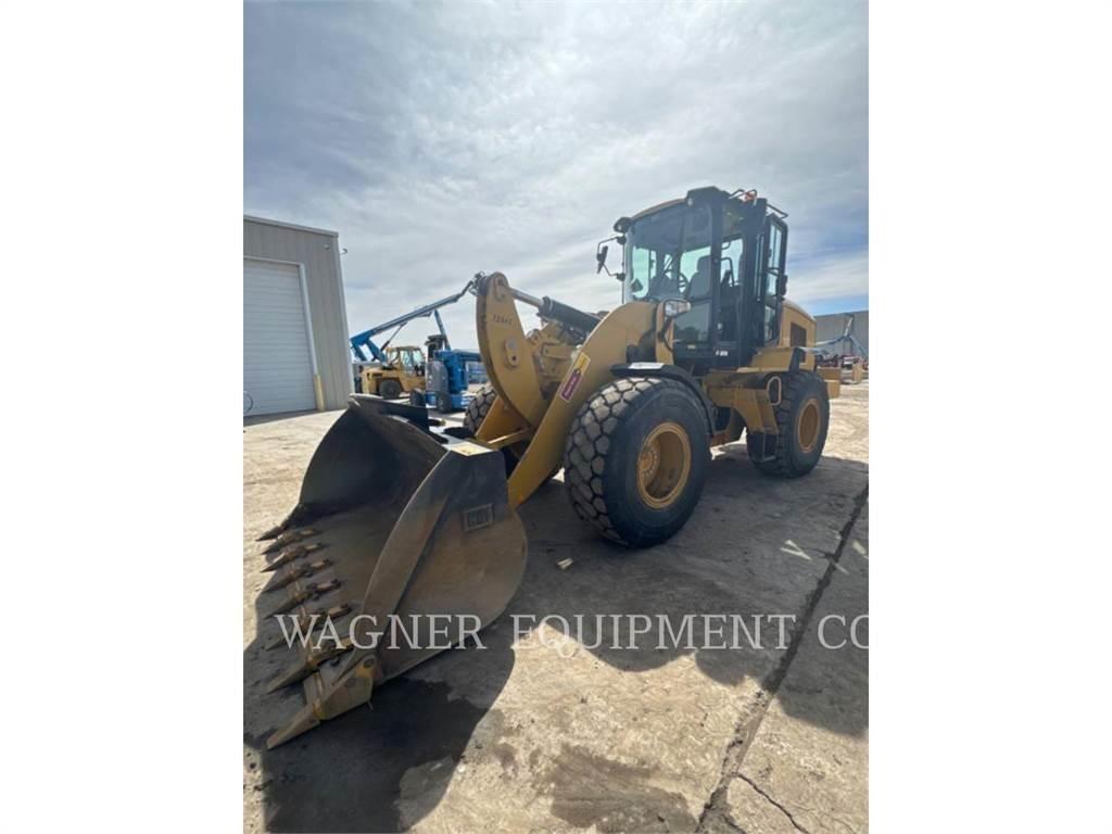 CAT 930M Kolové nakladače