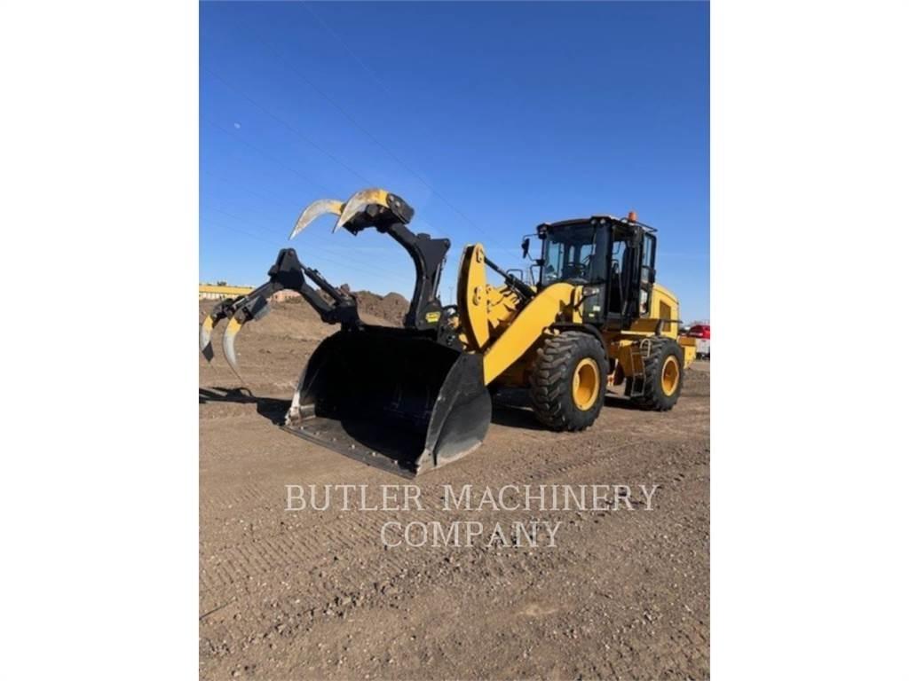 CAT 930M Kolové nakladače