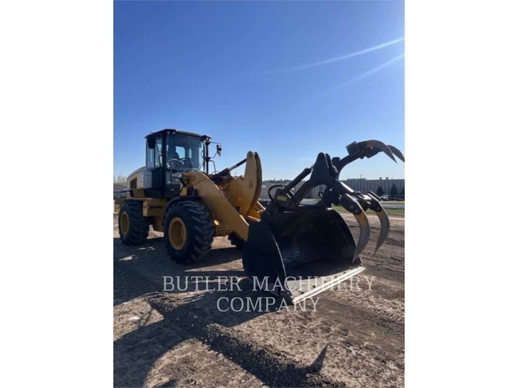 CAT 930M Kolové nakladače