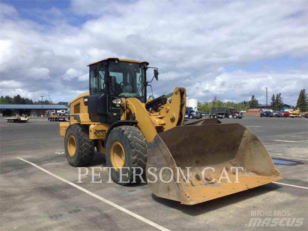 CAT 930M Kolové nakladače