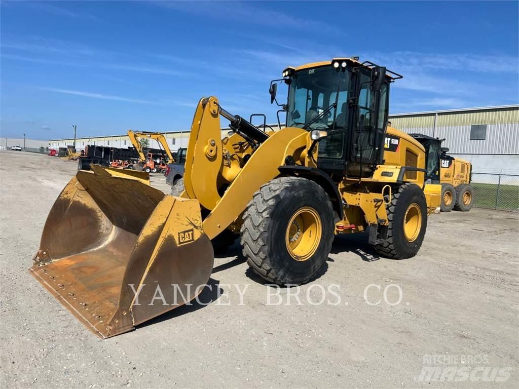 CAT 930M Kolové nakladače