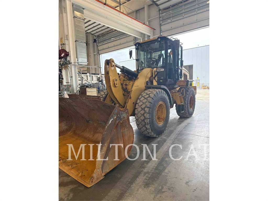 CAT 930M Kolové nakladače