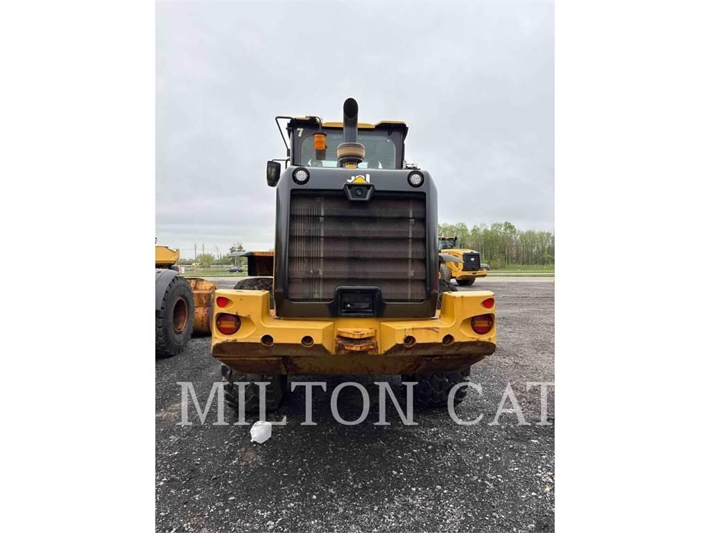 CAT 930M Kolové nakladače