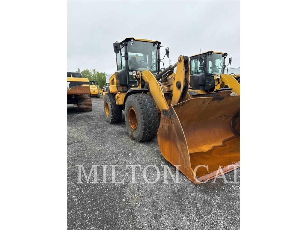 CAT 930M Kolové nakladače