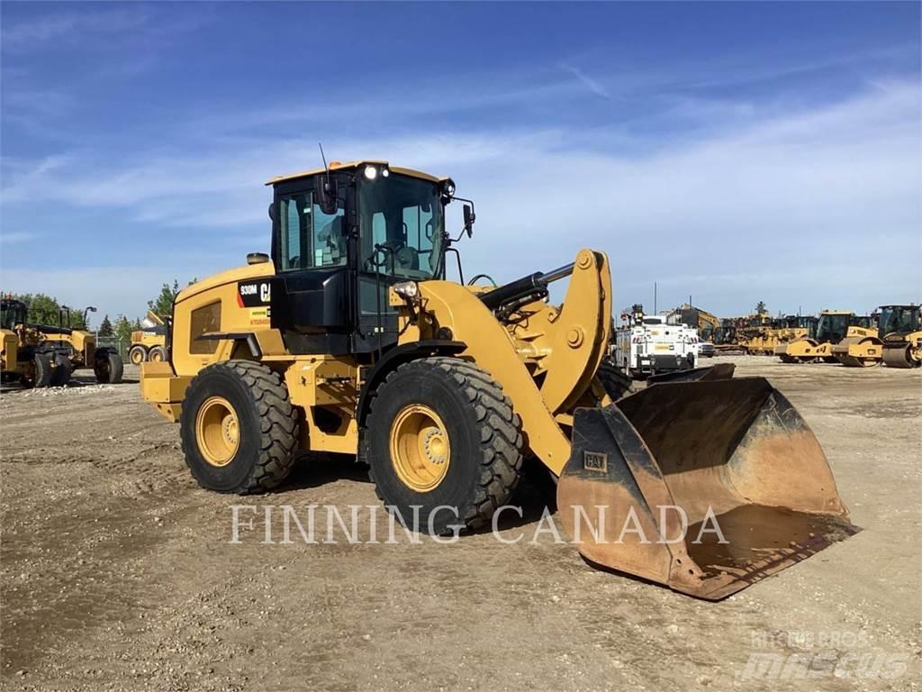 CAT 930M Kolové nakladače