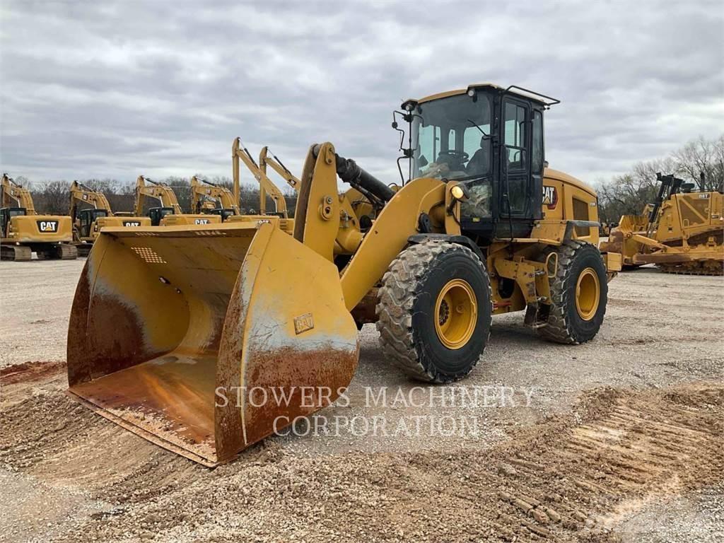 CAT 930M Kolové nakladače