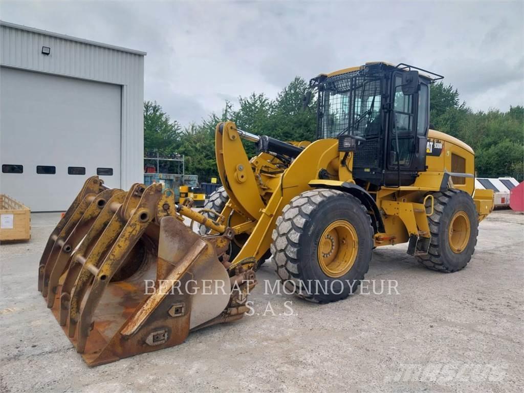 CAT 930M Kolové nakladače