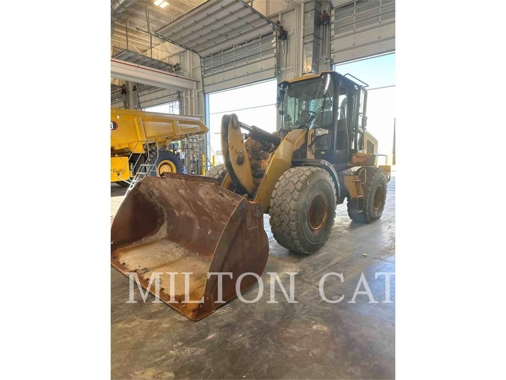 CAT 930M Kolové nakladače