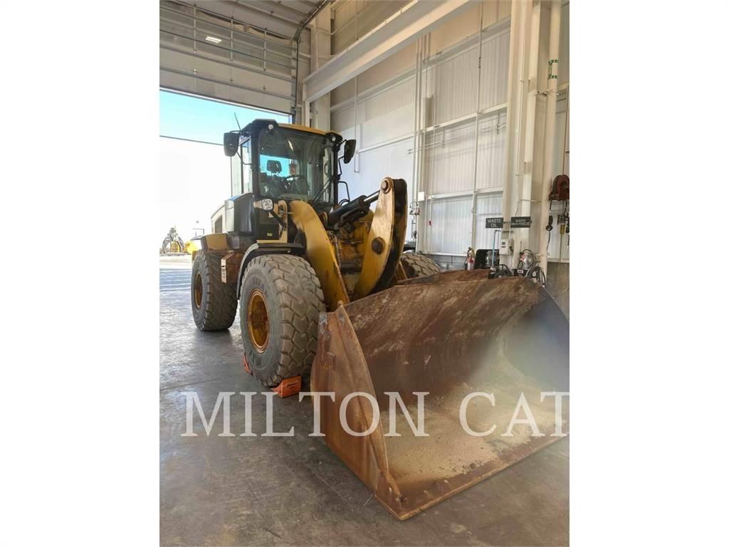 CAT 930M Kolové nakladače