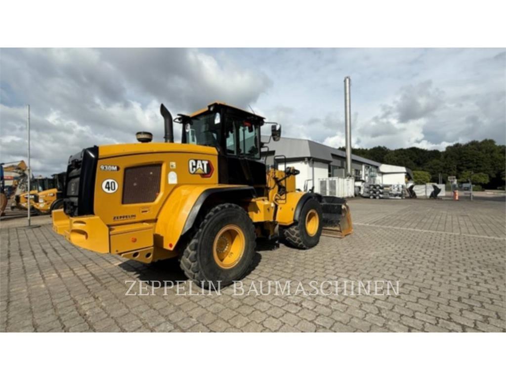 CAT 930M Kolové nakladače