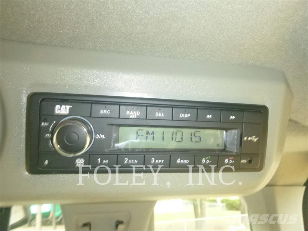 CAT 930M Kolové nakladače