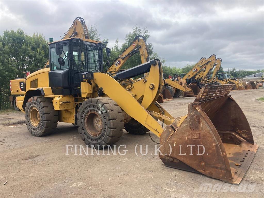 CAT 930M Kolové nakladače