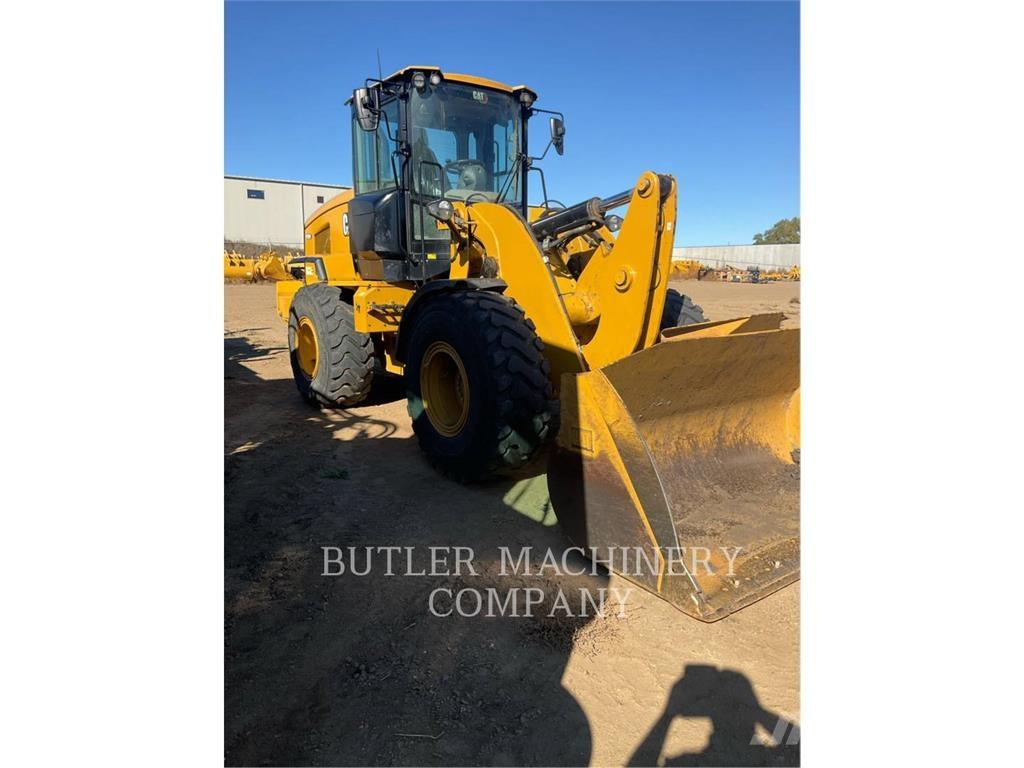 CAT 930M Kolové nakladače