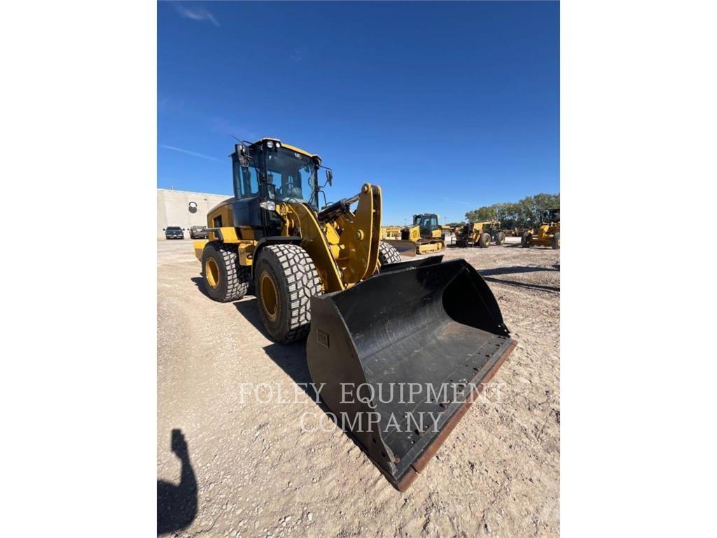 CAT 930M Kolové nakladače