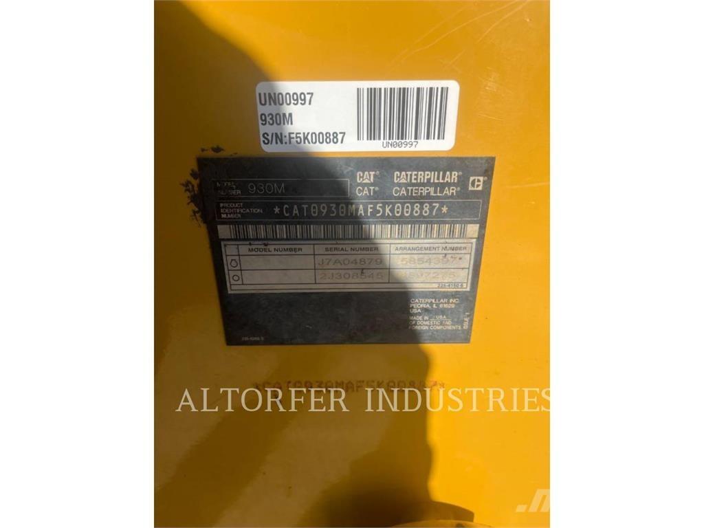 CAT 930M Kolové nakladače