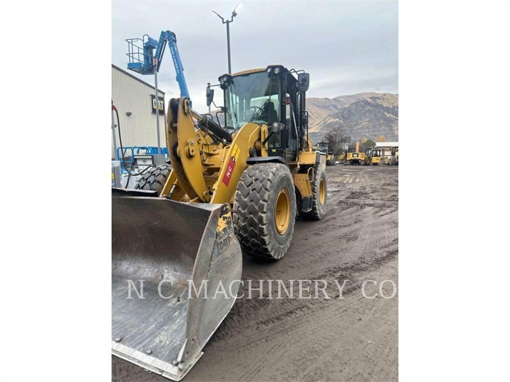 CAT 930M Kolové nakladače