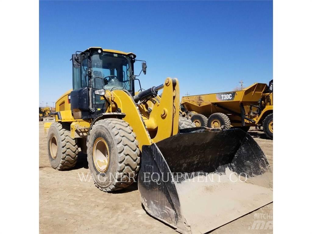 CAT 930M Kolové nakladače