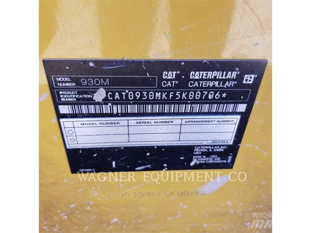 CAT 930M Kolové nakladače