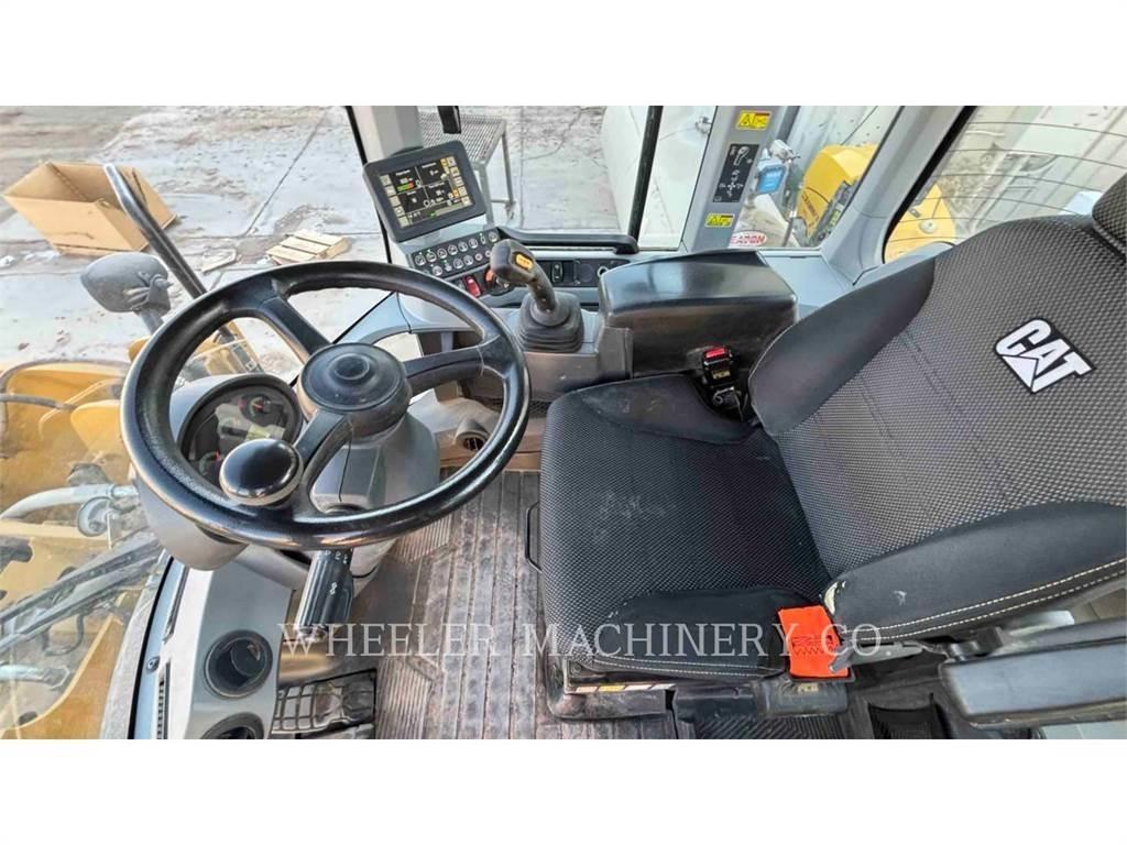 CAT 930M QC Kolové nakladače