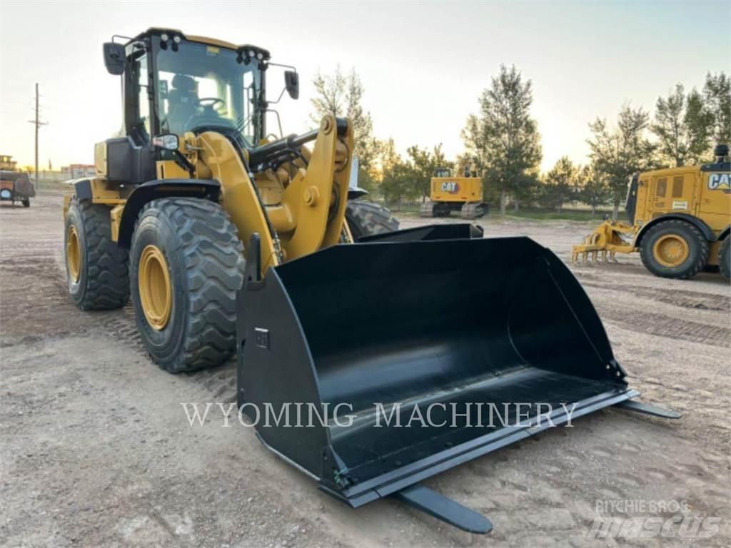 CAT 938 Kolové nakladače