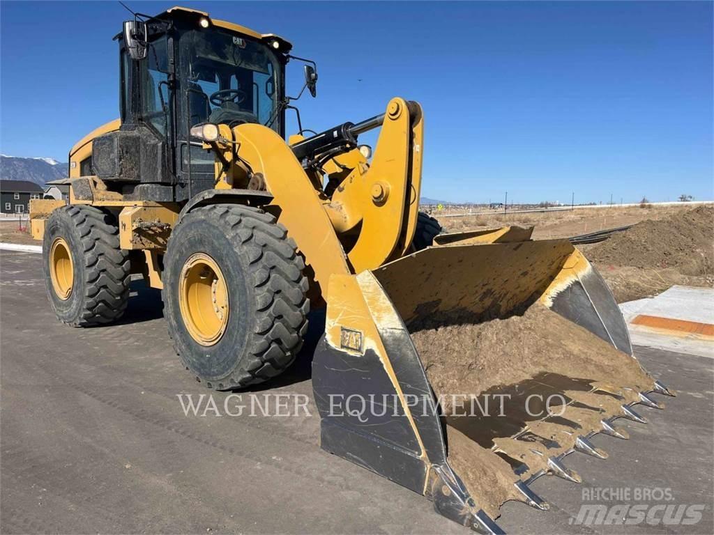 CAT 938 Kolové nakladače