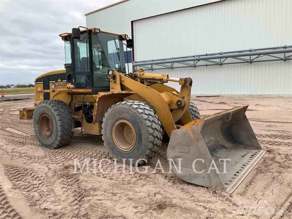 CAT 938G Kolové nakladače