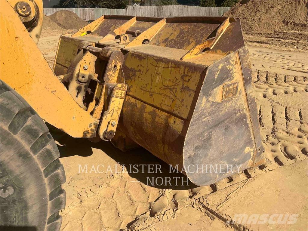 CAT 938H Kolové nakladače