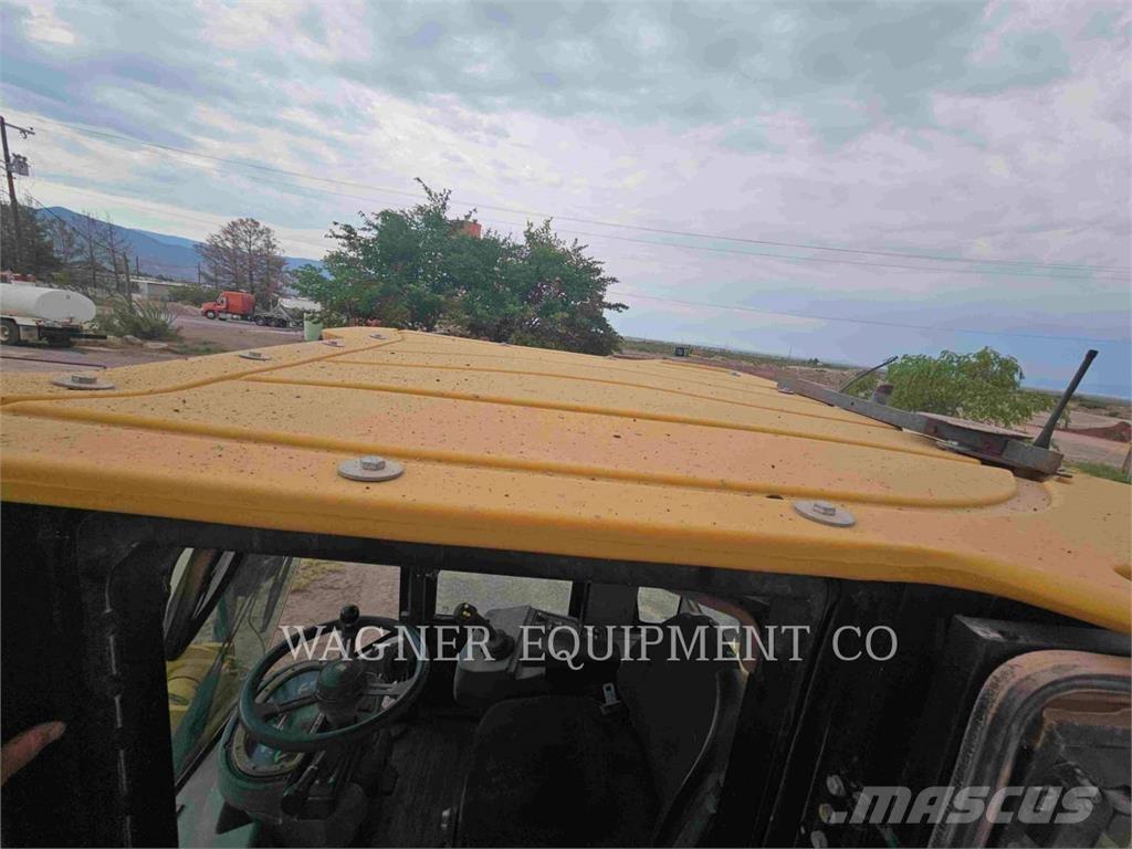 CAT 938H Kolové nakladače