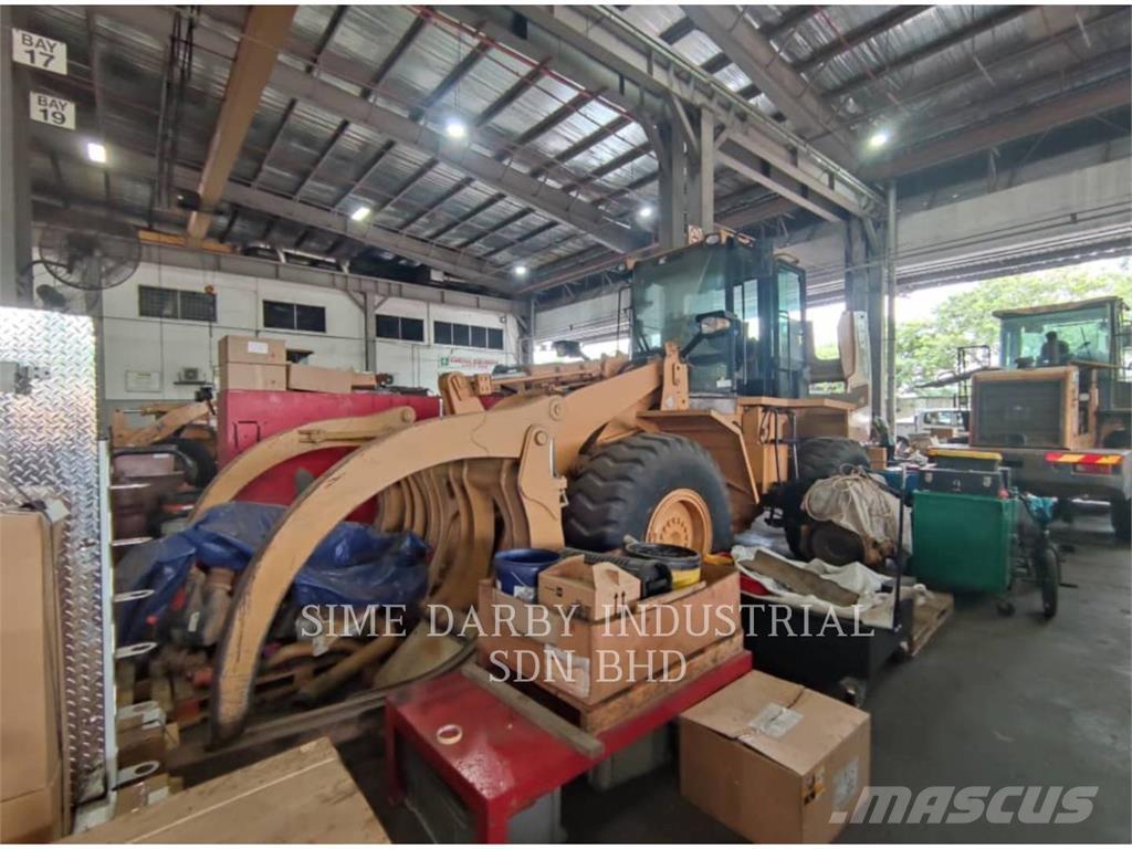 CAT 938H Kolové nakladače