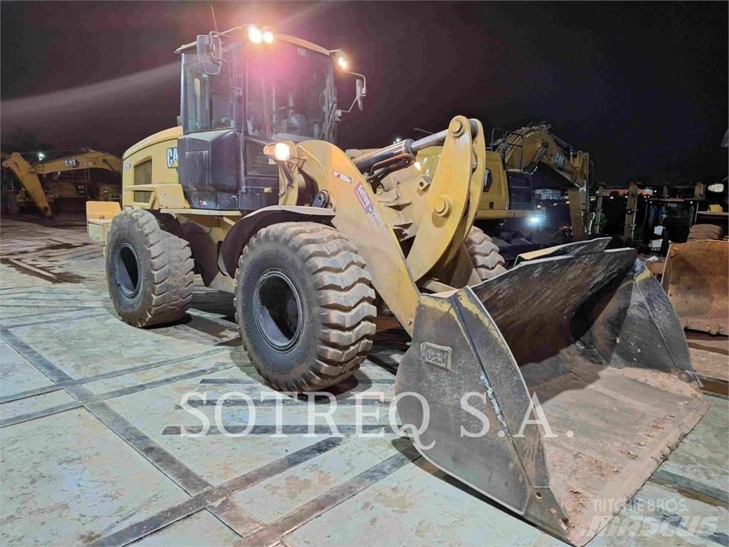 CAT 938K Kolové nakladače