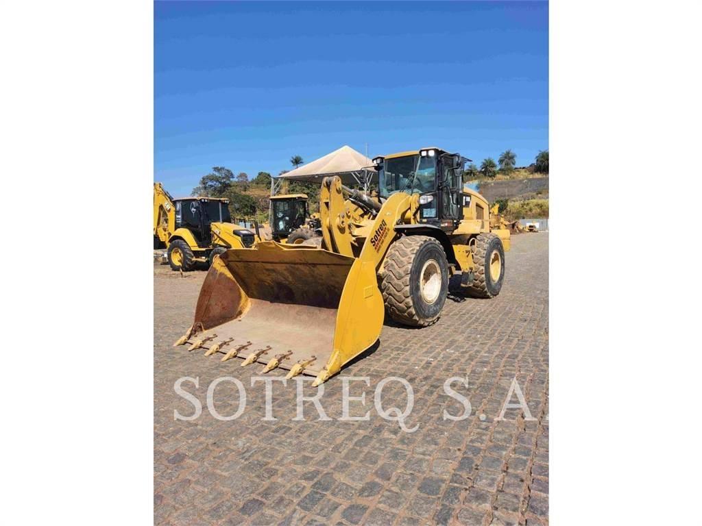 CAT 938K Kolové nakladače