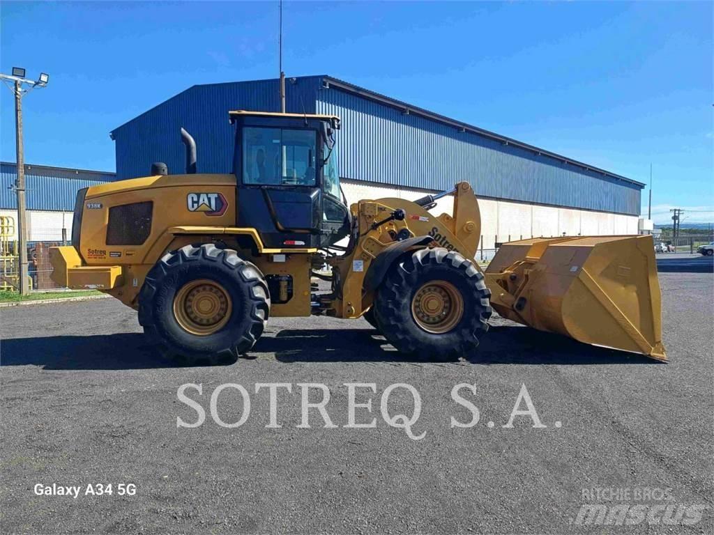 CAT 938K Kolové nakladače