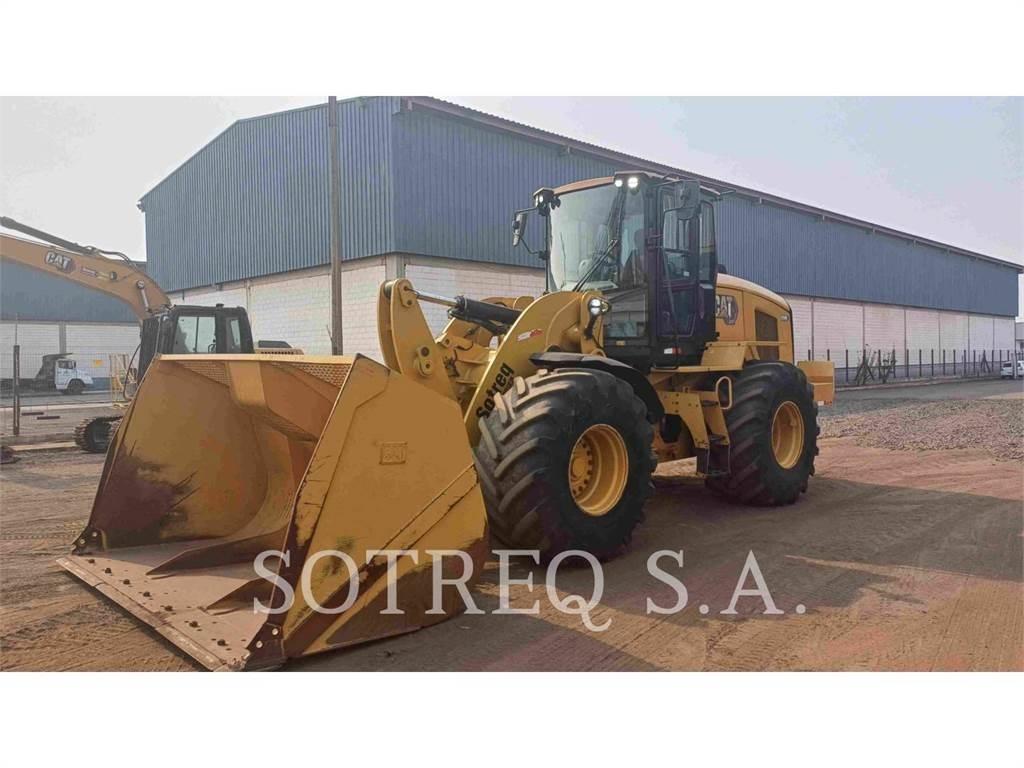 CAT 938K Kolové nakladače