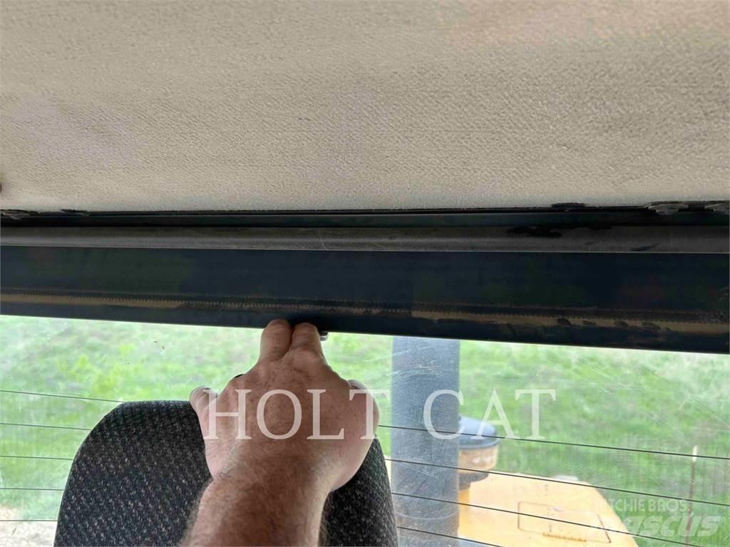 CAT 938K Kolové nakladače