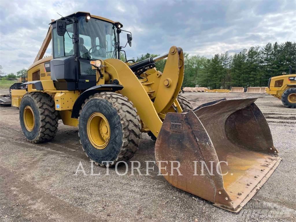 CAT 938M Kolové nakladače