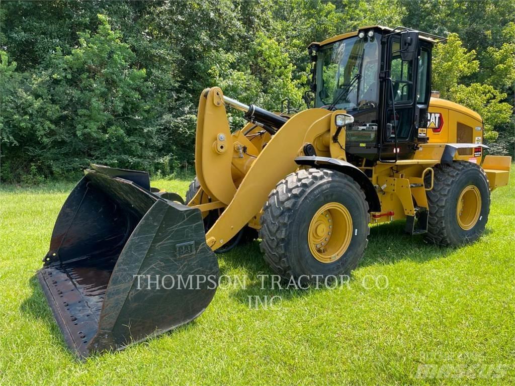 CAT 938M Kolové nakladače