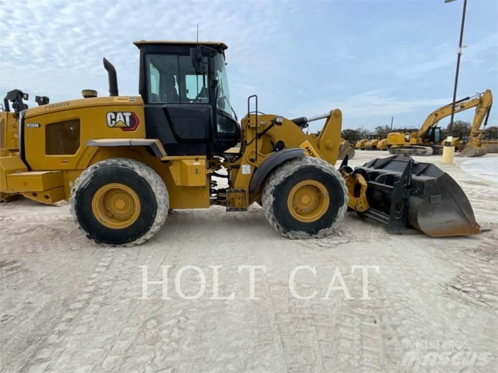 CAT 938M Kolové nakladače