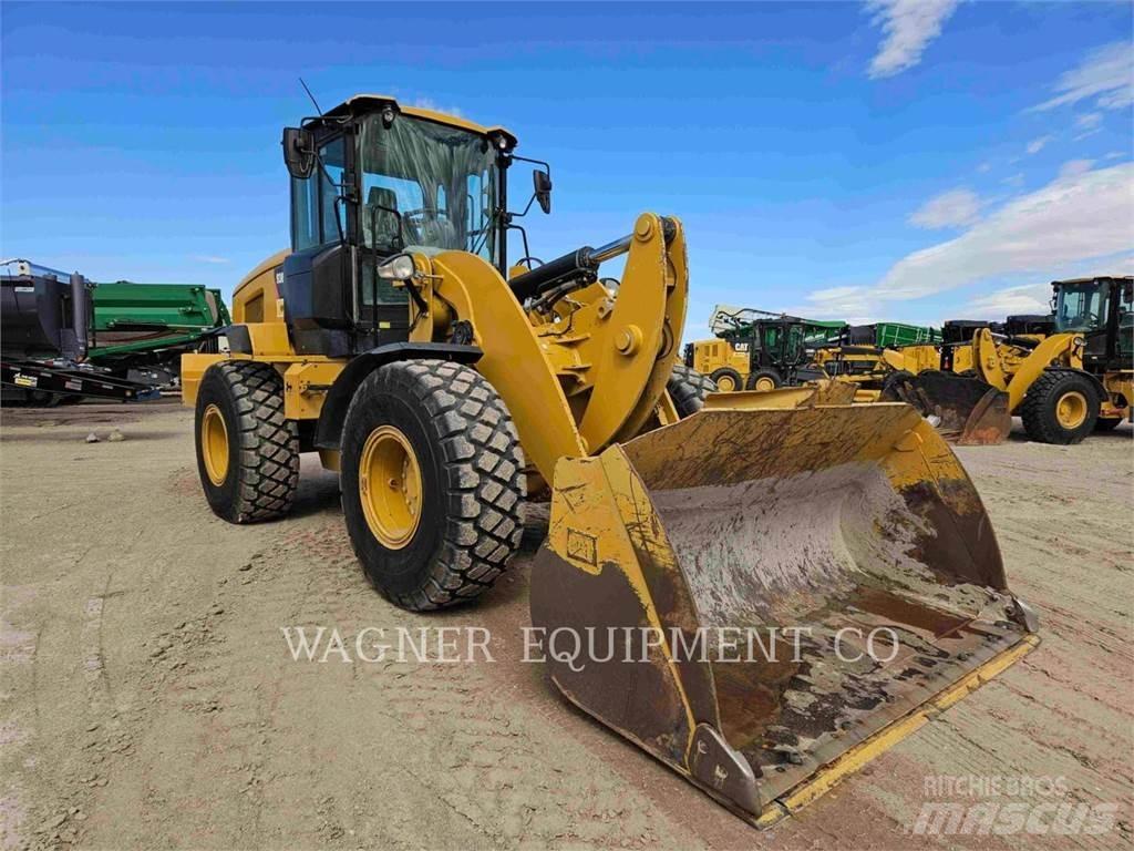 CAT 938M Kolové nakladače