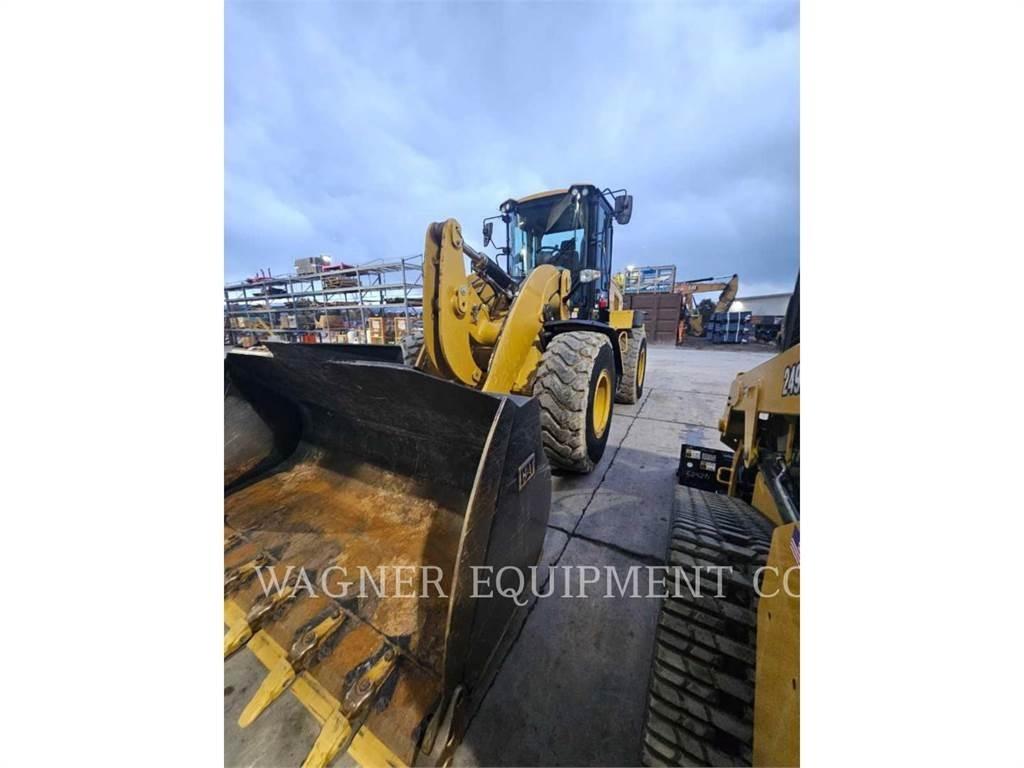 CAT 938M Kolové nakladače