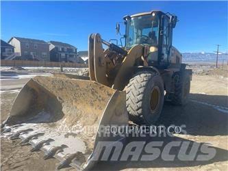 CAT 938M Kolové nakladače