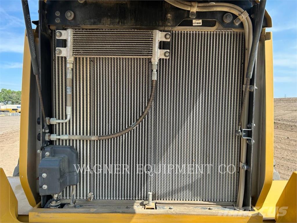 CAT 938M Kolové nakladače