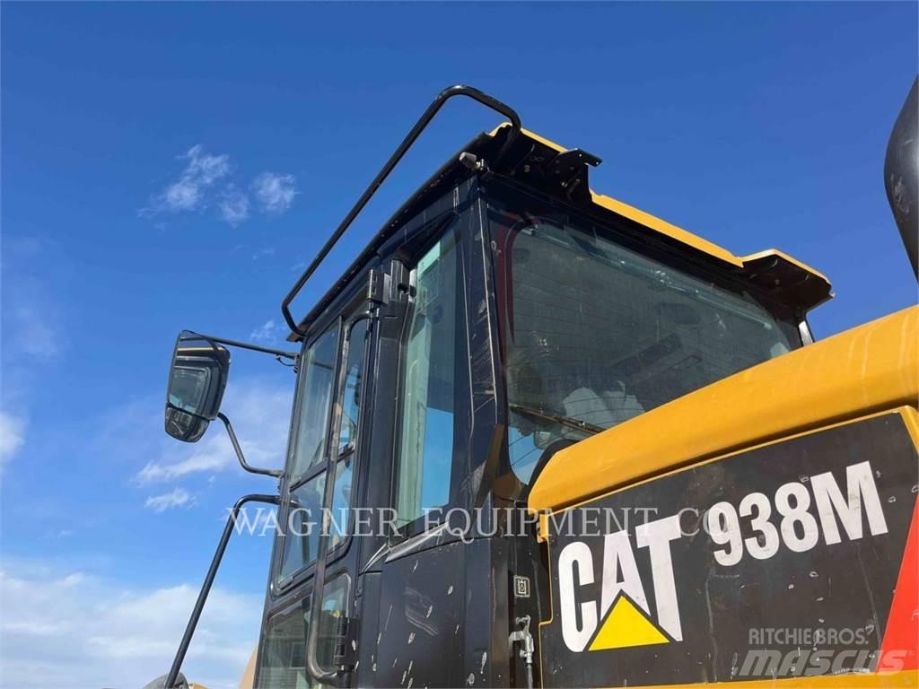 CAT 938M Kolové nakladače