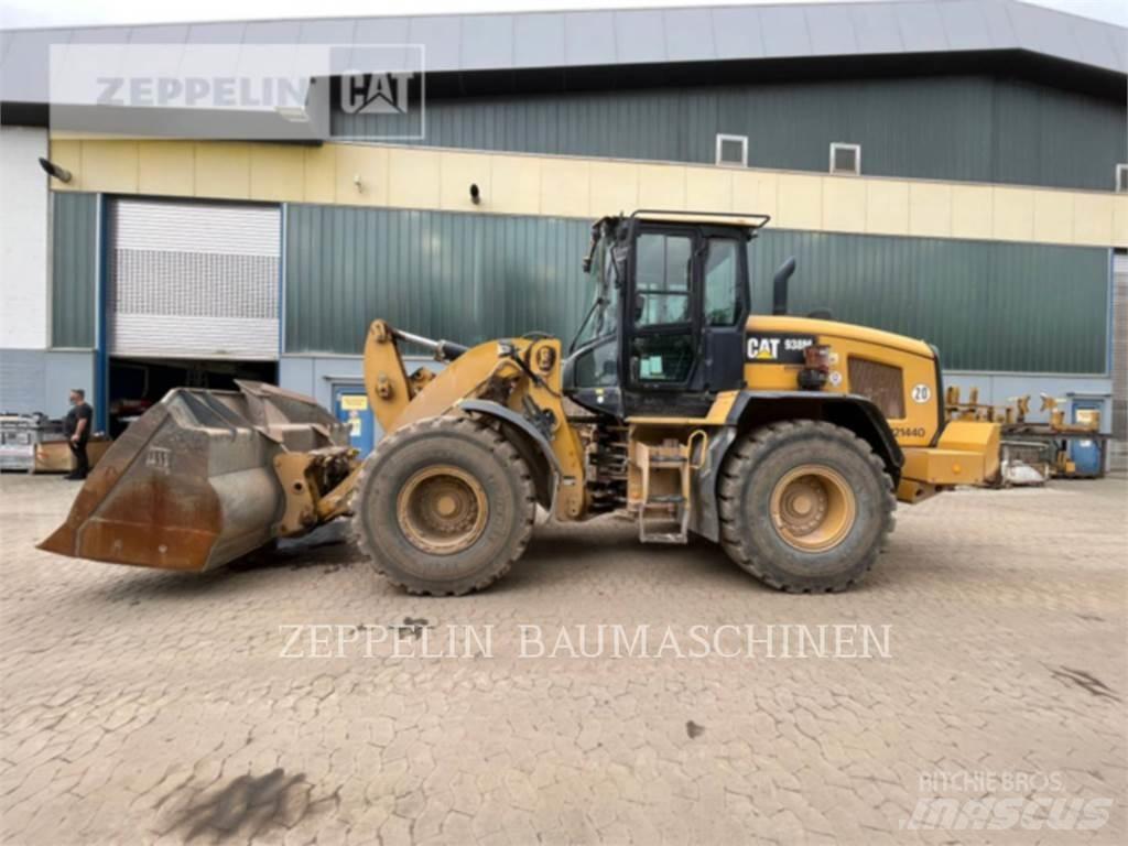CAT 938M Kolové nakladače