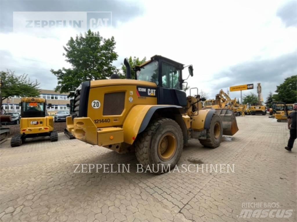 CAT 938M Kolové nakladače