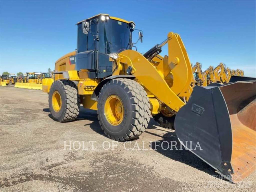 CAT 938M Kolové nakladače