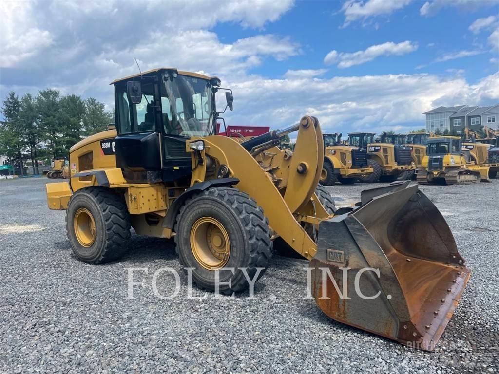 CAT 938M Kolové nakladače