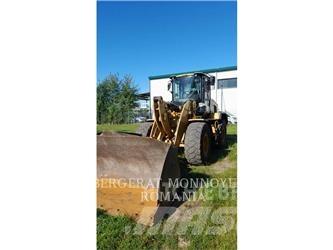 CAT 938M Kolové nakladače