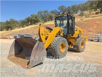 CAT 938M Kolové nakladače